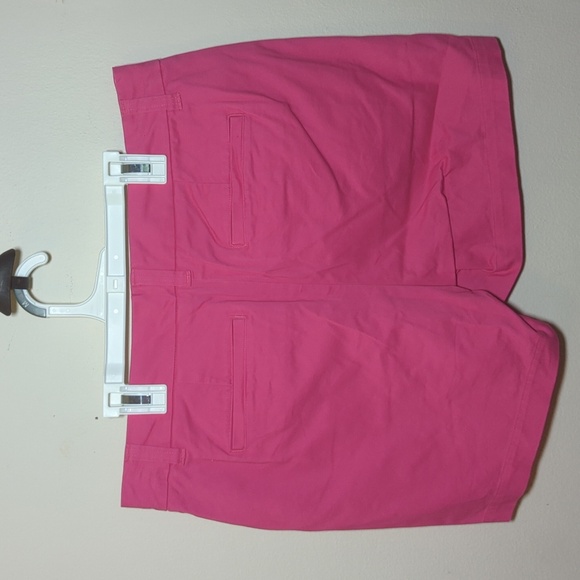 Crown & Ivy Solid Pink Shorts with 4.5" inseam Women's Size 8 - Picture 2 of 4